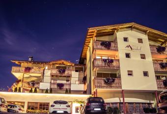 Hotel Mirabel has Balcony rooms