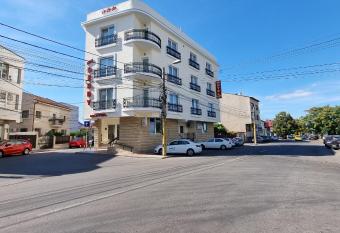 Hotel New Derby has Balcony rooms