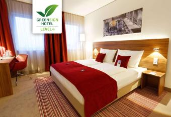 GHOTEL hotel & living Essen allows 18 year olds to book a room