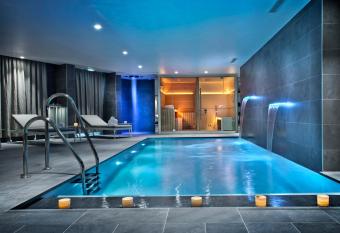 Golden Tulip Sophia Antipolis - Hotel & Spa allows 18 year olds to book a room