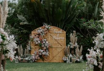 Queen Shin Saw Pu Hotel has Balcony rooms