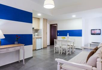 Angela Studios Apartments allows 18 year olds to book a room