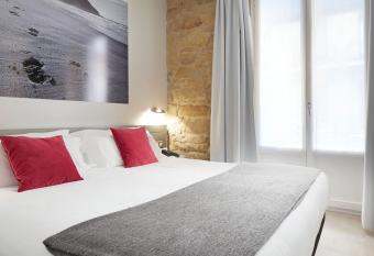 Welcome Gros Hotel allows 18 year olds to book a room