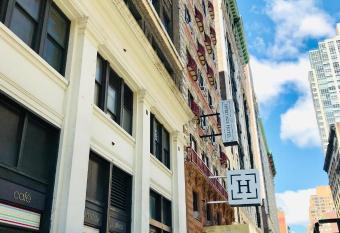 Heritage Hotel New York City has Smoking rooms