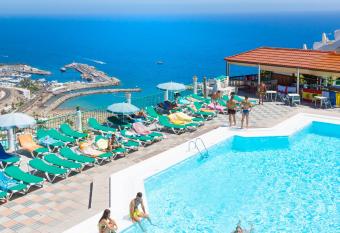 Apartamentos Monteparaiso allows 18 year olds to book a room