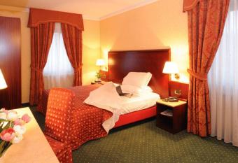 Hotel La Spia D Italia has Balcony rooms