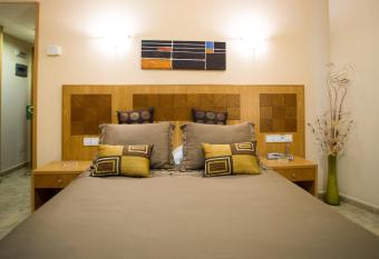 Hostal Azul allows 18 year olds to book a room