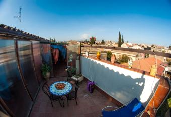 Etnica Penthouse has Balcony rooms