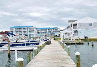 Marina Bay Hotel & Suites Ascend Hotel Collection has Balcony rooms