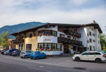 Hotel Auderer has Balcony rooms