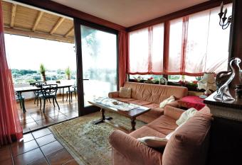 Felline In Bed&Breakfast has rooms with a private hot tub