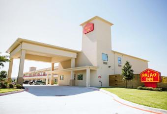 Palace Inn 290 & Jones Rd allows 18 year olds to book a room