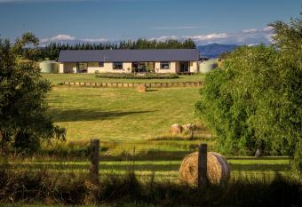 AislingQuoy allows 18 year olds to book a room