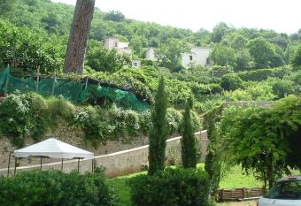 Pietra Rosa has Balcony rooms