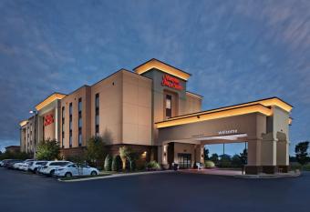 Hampton Inn & Suites Millington allows 18 year olds to book a room
