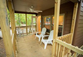 Lake George Escape has Balcony rooms