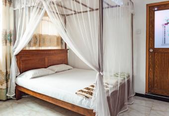 Blue Whale Rooms Mirissa has Balcony rooms