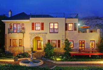 Lavender Manor Guest Lodge has Balcony rooms