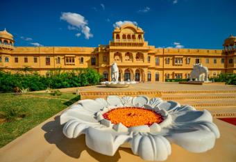 Hotel Jaisalkot allows 18 year olds to book a room