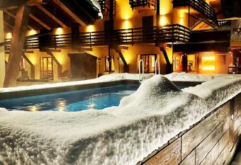 Chalet du Lys Hotel & SPA has Balcony rooms