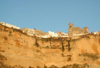 Casa Maldonado allows 18 year olds to book a room