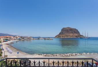 Petrino Guesthouse allows 18 year olds to book a room