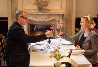 Hotel Goldener L  we allows 18 year olds to book a room