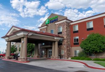 Holiday Inn Express & Suites Limon I-70 (Ex 359) allows 18 year olds to book a room
