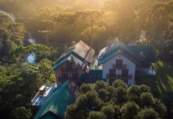 Pousada Refugio Monte Olimpo allows 18 year olds to book a room