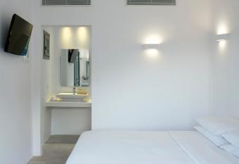 Aurora Luxury Suites allows 18 year olds to book a room