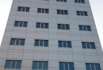 Golden Rose Luxury Suites (Royal Executive) allows 18 year olds to book a room