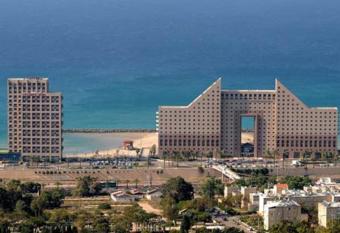 Laguna Beach Apartments allows 18 year olds to book a room