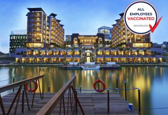 ASTON Sentul Lake Resort & Conference Center allows 18 year olds to book a room