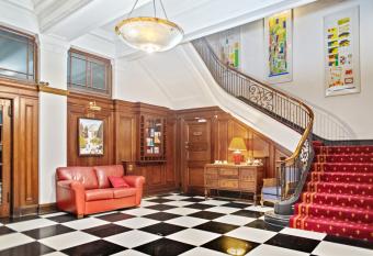 Wellesley Boutique Hotel allows 18 year olds to book a room