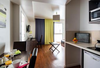 Lagrange Apart   Hotel Paris-Boulogne allows 18 year olds to book a room