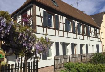 G  te c  t   jardin has Balcony rooms