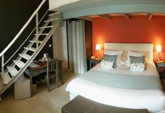 La Sauternaise, luxury Boutique B&B allows 18 year olds to book a room