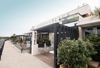 H  tel de la Plage has Balcony rooms