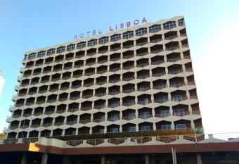 Hotel Lisboa allows 18 year olds to book a room