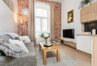 Angleterre Apartments allows 18 year olds to book a room