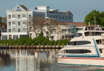 Hyannis Harbor Hotel has Balcony rooms