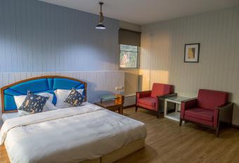 Chill Days @ Koh Larn has Balcony rooms