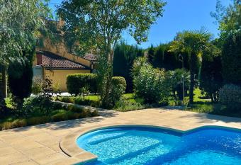 Hotel Aatu - Adults Only allows 18 year olds to book a room