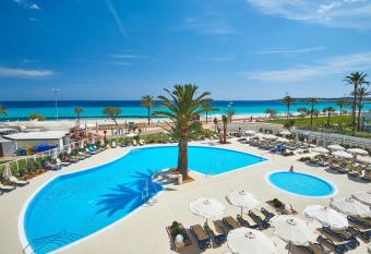 Hipotels Mercedes Aparthotel allows 18 year olds to book a room