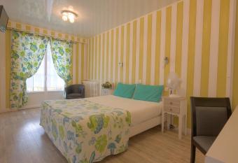 H  tel Restaurant L Essille Logishotel El  gance has Balcony rooms