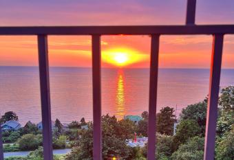 Inn David has Balcony rooms