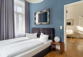 limehome Dresden Antonstra  e allows 18 year olds to book a room