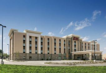 Hampton Inn & Suites Mason City has Balcony rooms