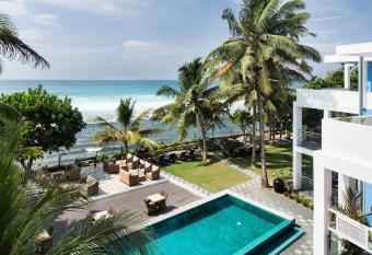 Owl and the Pussycat Hotel & Restaurant allows 18 year olds to book a room