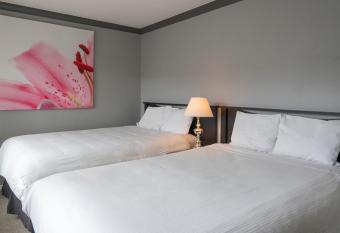 Tiki Shores Inn & Suites has Balcony rooms